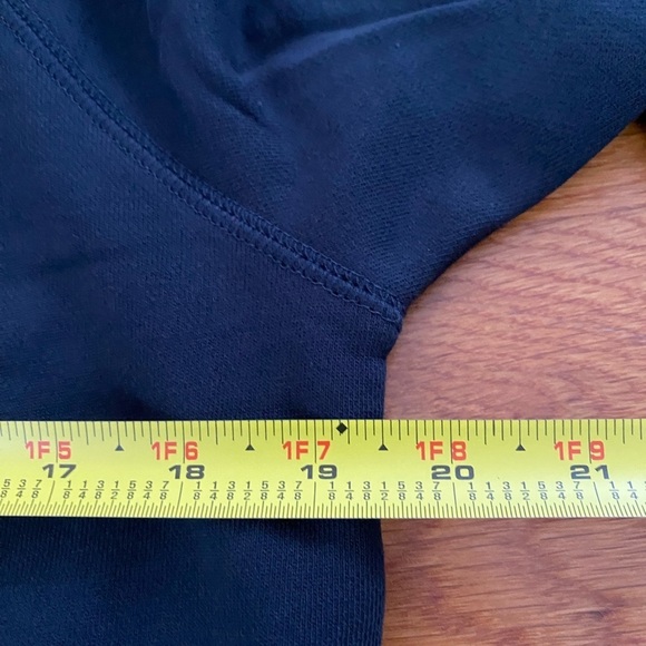 Everlane The 100% Human Typography Sweatshirt in Black Size Medium NWOT - Picture 8 of 9